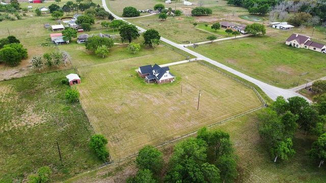 602 Cedar Creek Drive, Needville, TX 77461