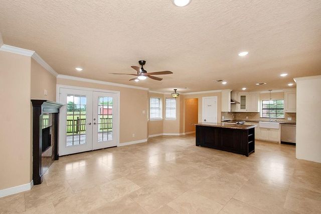 602 Cedar Creek Drive, Needville, TX 77461