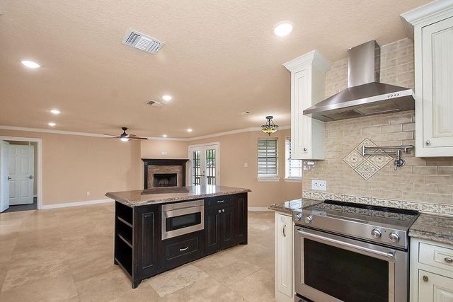 602 Cedar Creek Drive, Needville, TX 77461
