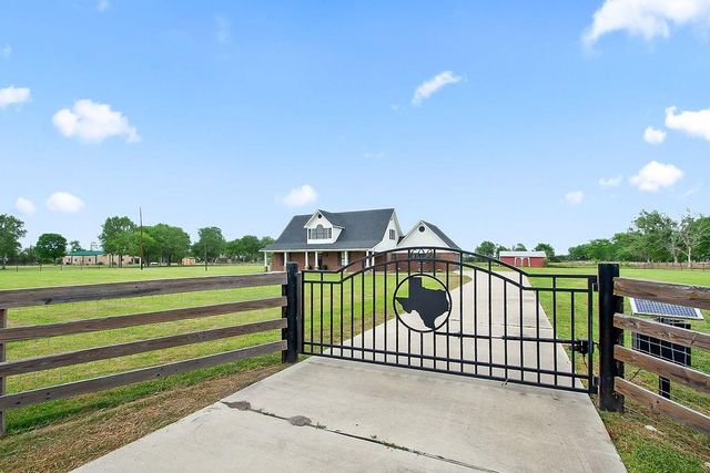 602 Cedar Creek Drive, Needville, TX 77461