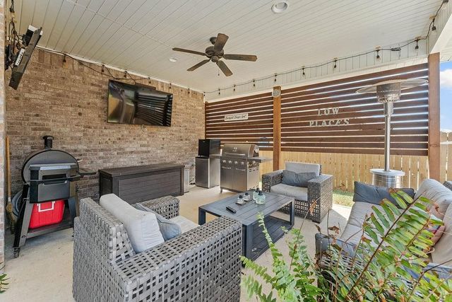 1400 Blue Moon Road, Centerton, AR 72719