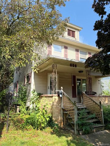808 Division Street, Owosso, MI 48867