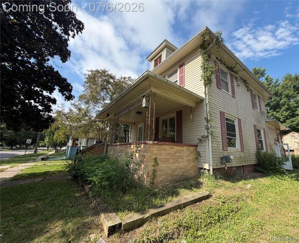 808 Division Street, Owosso, MI 48867