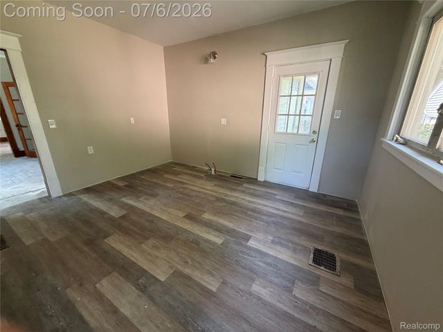 808 Division Street, Owosso, MI 48867