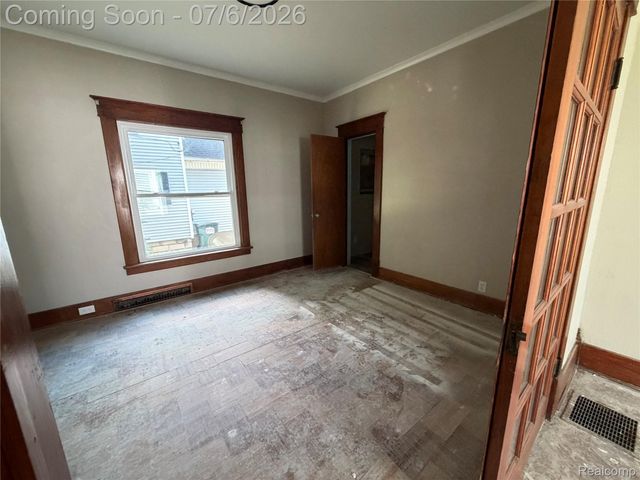 808 Division Street, Owosso, MI 48867