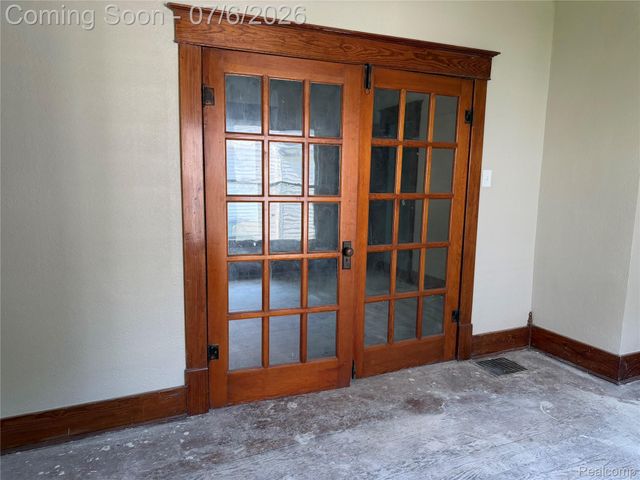 808 Division Street, Owosso, MI 48867