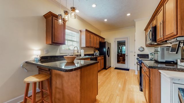 1815 Potters Ct, Murfreesboro, TN 37128