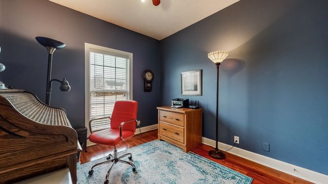 1815 Potters Ct, Murfreesboro, TN 37128