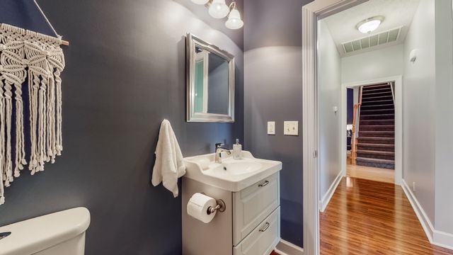 1815 Potters Ct, Murfreesboro, TN 37128