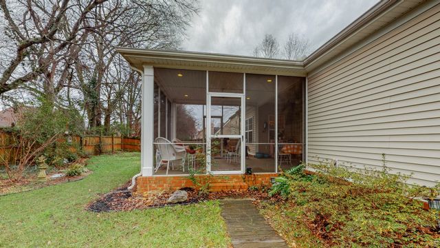 1815 Potters Ct, Murfreesboro, TN 37128