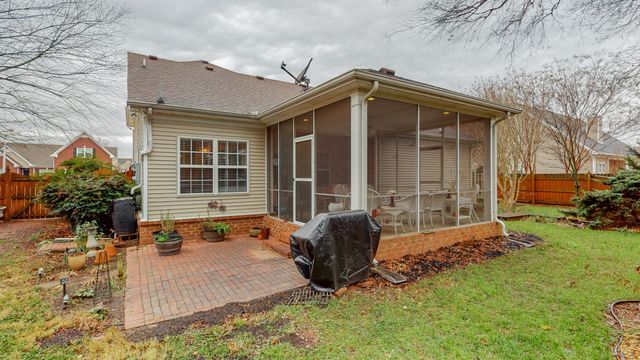 1815 Potters Ct, Murfreesboro, TN 37128