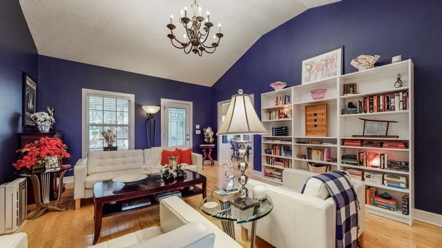 1815 Potters Ct, Murfreesboro, TN 37128