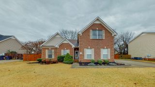 1815 Potters Ct, Murfreesboro, TN 37128