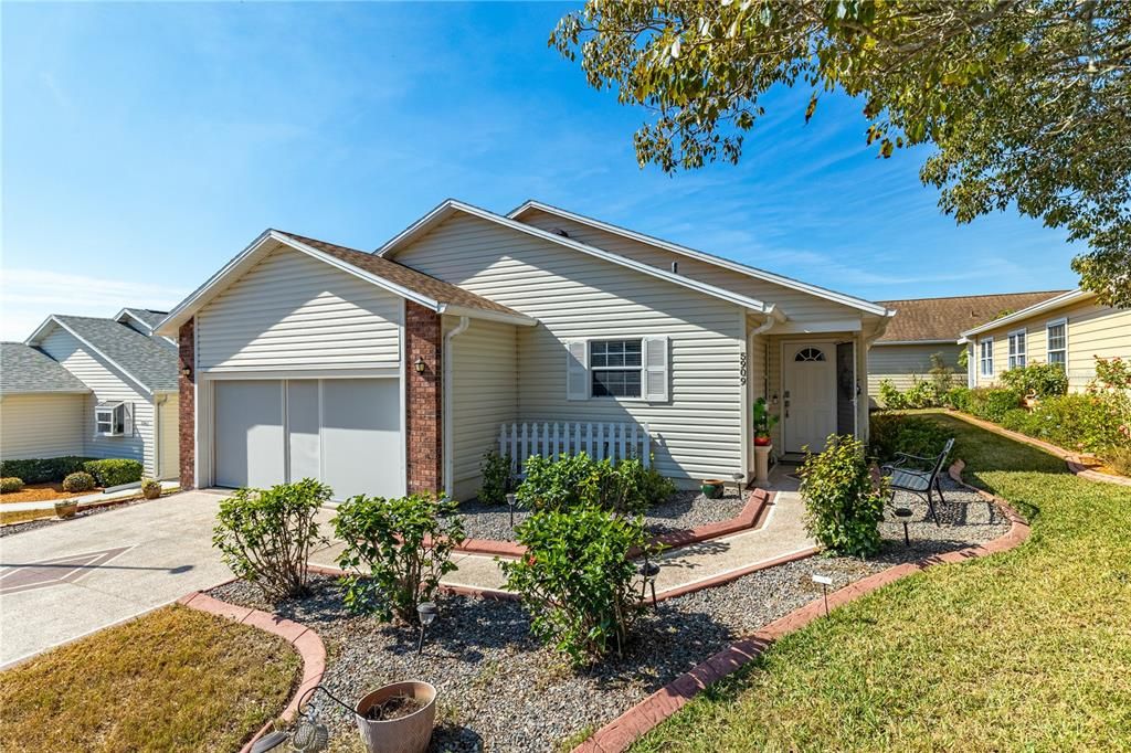 5909 YORKSHIRE DRIVE, Zephyrhills, FL 33542