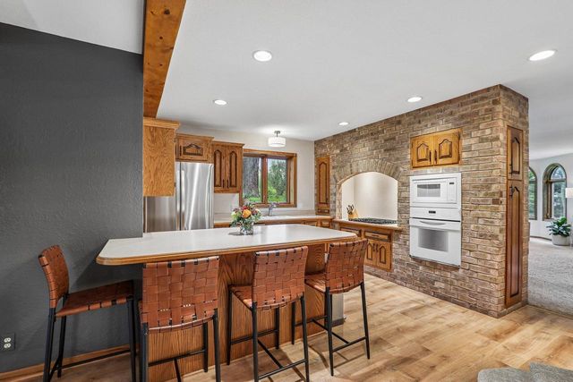 121 Saeger AVENUE, Oconomowoc, WI 53066