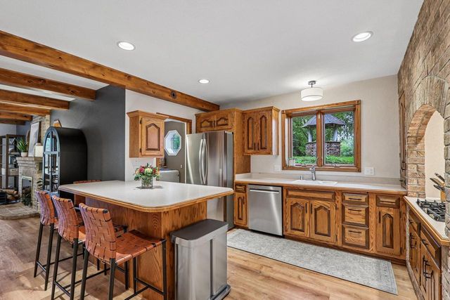 121 Saeger AVENUE, Oconomowoc, WI 53066
