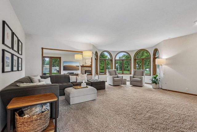 121 Saeger AVENUE, Oconomowoc, WI 53066