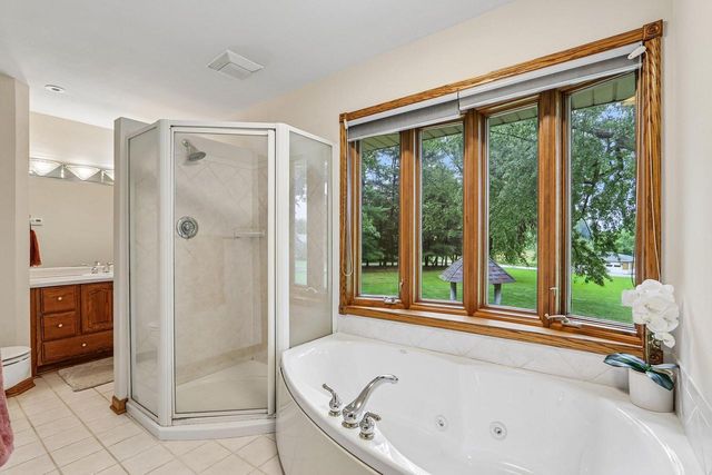 121 Saeger AVENUE, Oconomowoc, WI 53066