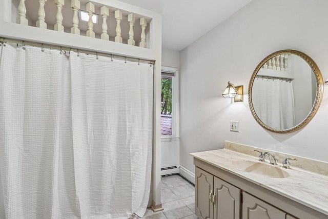 121 Saeger AVENUE, Oconomowoc, WI 53066