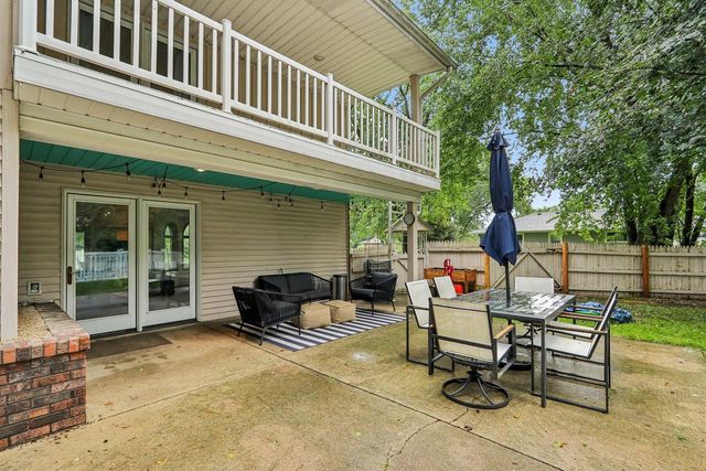 121 Saeger AVENUE, Oconomowoc, WI 53066