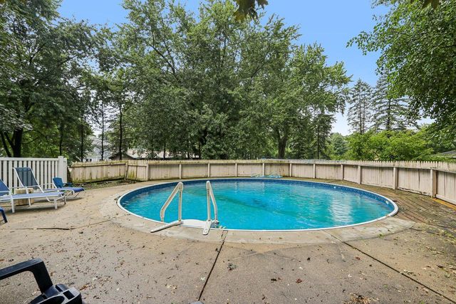 121 Saeger AVENUE, Oconomowoc, WI 53066