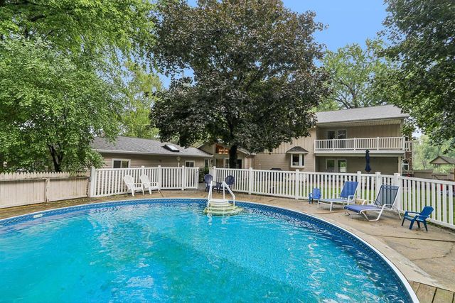 121 Saeger AVENUE, Oconomowoc, WI 53066