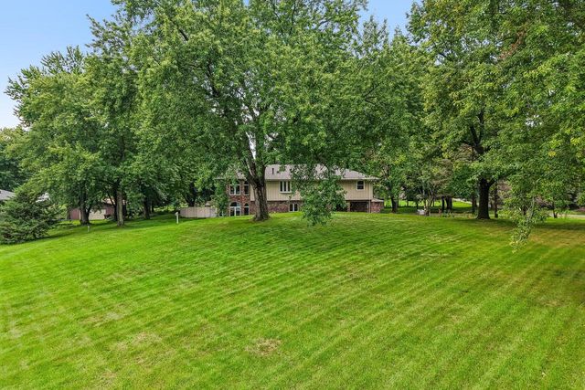 121 Saeger AVENUE, Oconomowoc, WI 53066