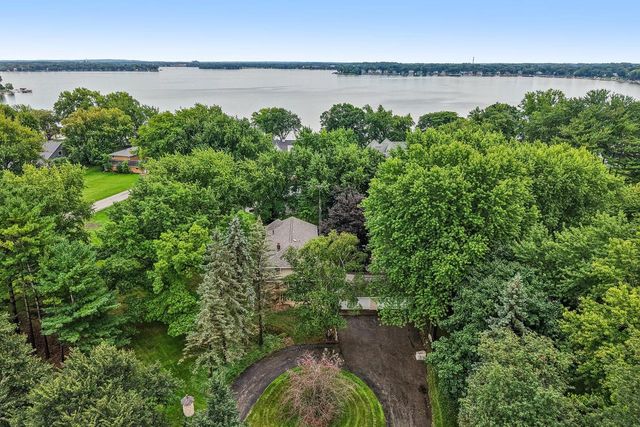 121 Saeger AVENUE, Oconomowoc, WI 53066