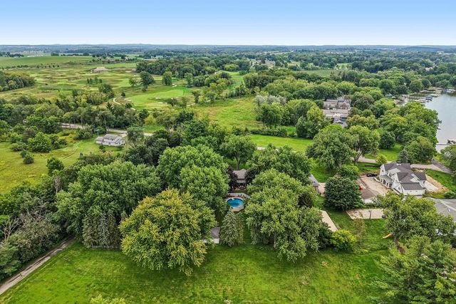 121 Saeger AVENUE, Oconomowoc, WI 53066