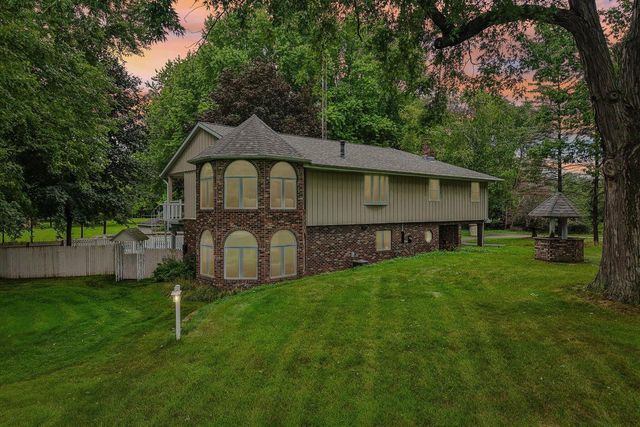121 Saeger AVENUE, Oconomowoc, WI 53066