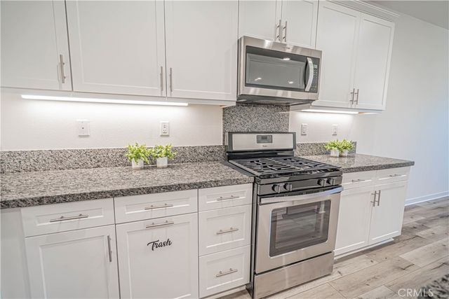 28706 Jardineras Dr, Valencia, CA 91354