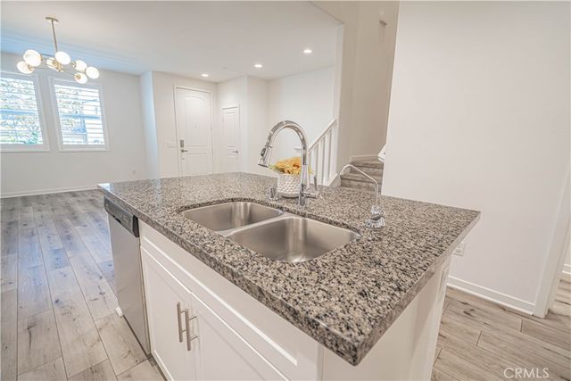 28706 Jardineras Dr, Valencia, CA 91354