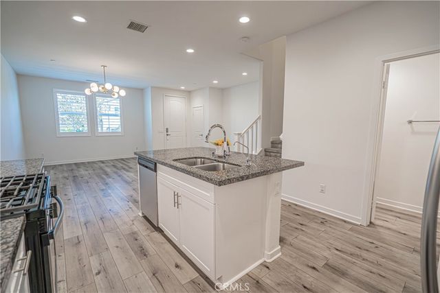 28706 Jardineras Dr, Valencia, CA 91354