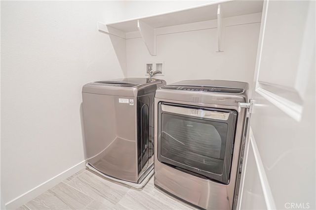 28706 Jardineras Dr, Valencia, CA 91354