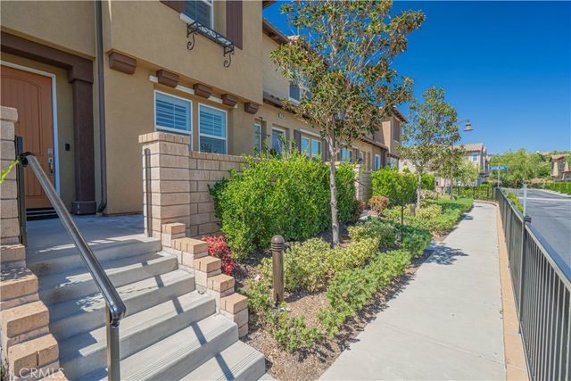 28706 Jardineras Dr, Valencia, CA 91354