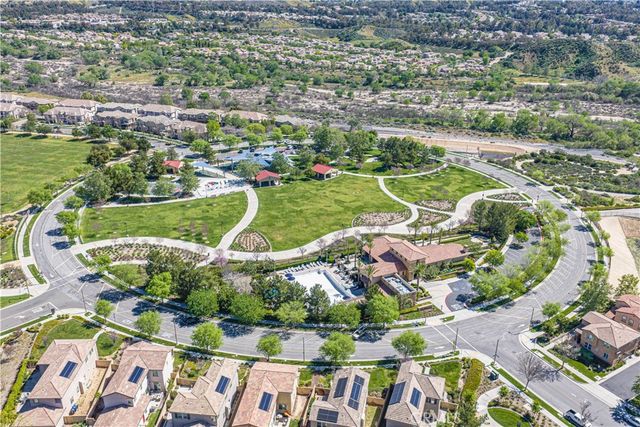 28706 Jardineras Dr, Valencia, CA 91354