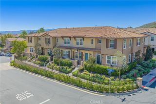 28706 Jardineras Dr, Valencia, CA 91354