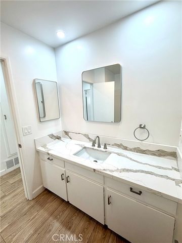 659 S Indian Hill, Claremont, CA 91711