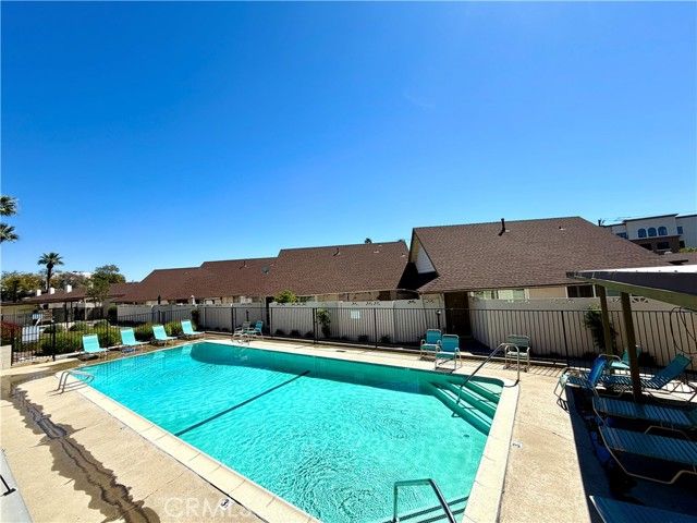 659 S Indian Hill, Claremont, CA 91711