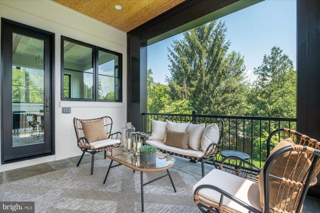 4048 21ST ST N, Arlington, VA 22207