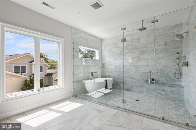 4048 21ST ST N, Arlington, VA 22207