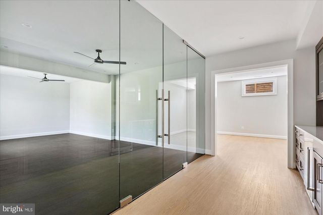 4048 21ST ST N, Arlington, VA 22207