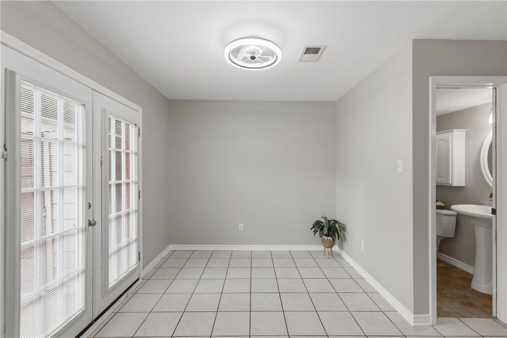 1904 Dartmouth Street R6, College Station, TX 77840 — photo 4