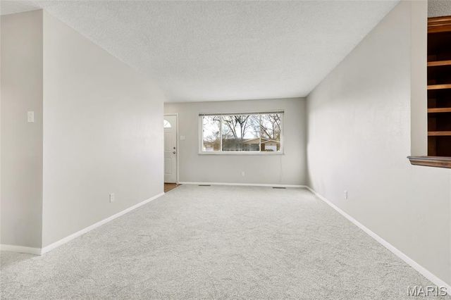 2045 Teakwood Manor Drive, Florissant, MO 63031