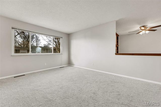 2045 Teakwood Manor Drive, Florissant, MO 63031