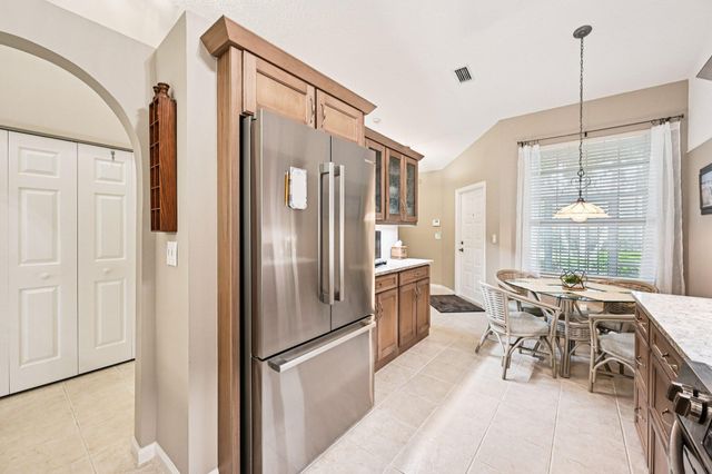 272 NW Broken Oak Trail, Jensen Beach, FL 34957