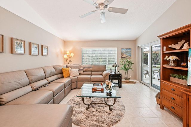 272 NW Broken Oak Trail, Jensen Beach, FL 34957