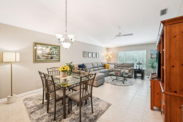 272 NW Broken Oak Trail, Jensen Beach, FL 34957