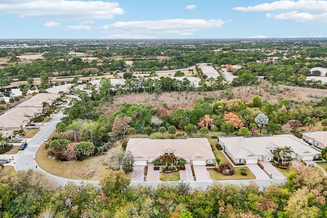 272 NW Broken Oak Trail, Jensen Beach, FL 34957