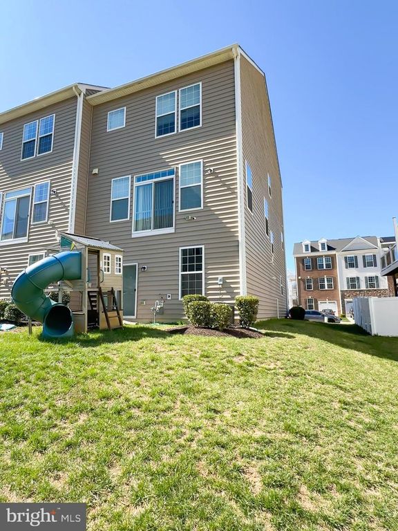 Image 32 of property listing at 4800 SIX FORKS DR, Upper Marlboro, MD 20772
